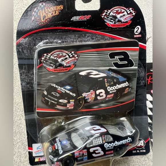 Dale Earnhardt #3 Winners Circle
Action Goodwrench Car 1:64
Series 2 & Key Chain - Picture 5 of 9